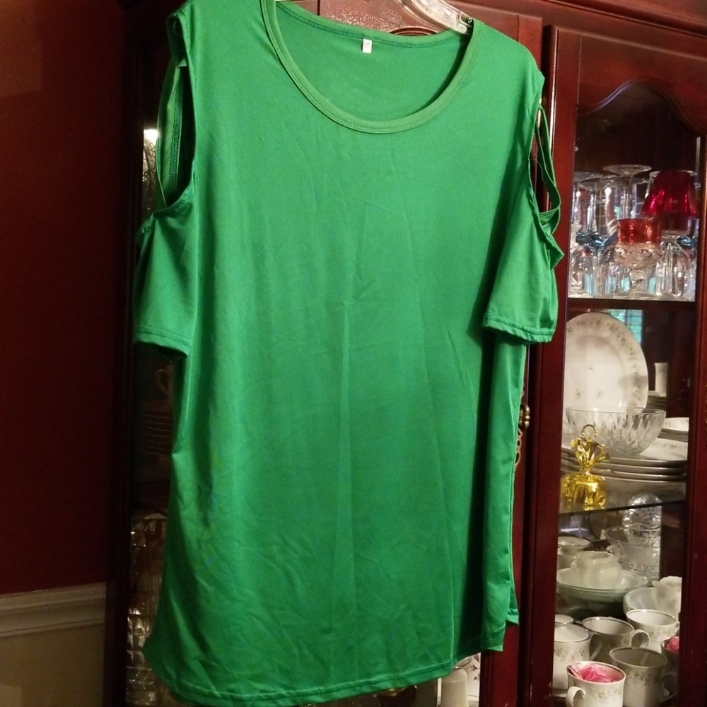 Blouse, new w/o tag, never worn